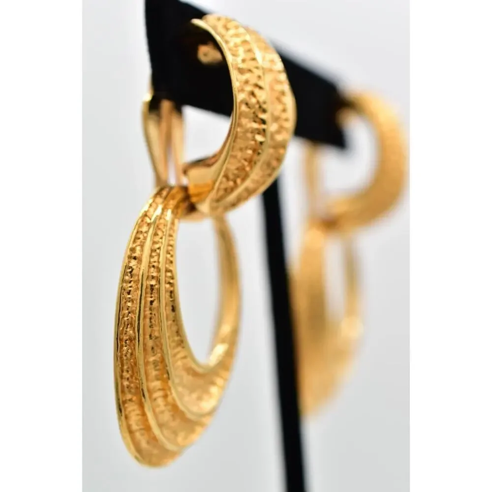 Avon Vintage Chunky Clip On Earrings Textured Dangle Gold Knocker Signed BinBK